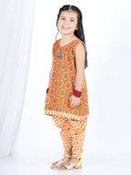 Sleeveless Motif Printed Kurti With Zig Zag Stripes Printed Dhoti