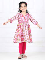 Pink flower printed lace detailed kurta with Pink Leggings