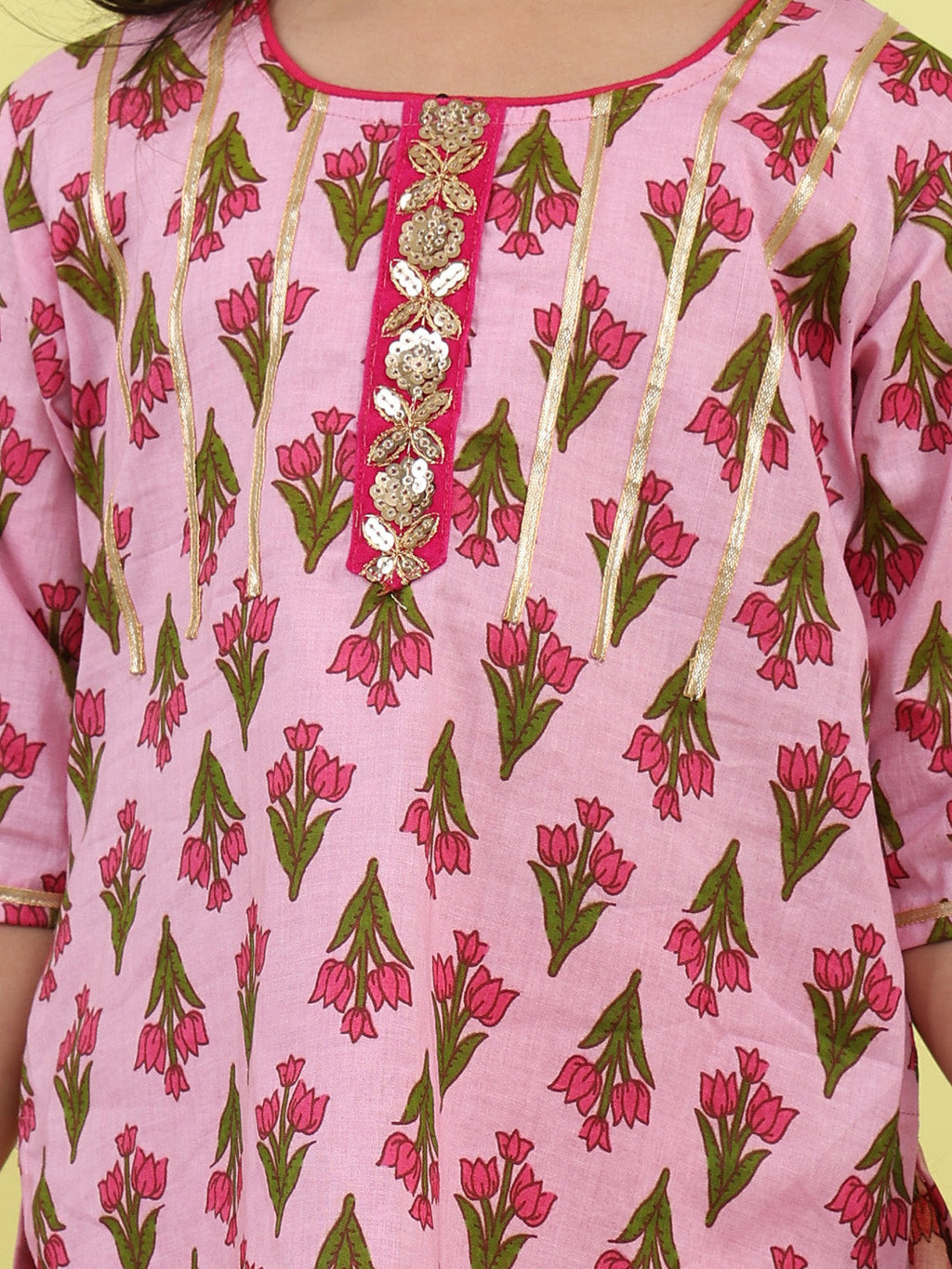 Pink 3/4 sleeves printed cotton kurti  paired with Pink leggings with Dupatta
