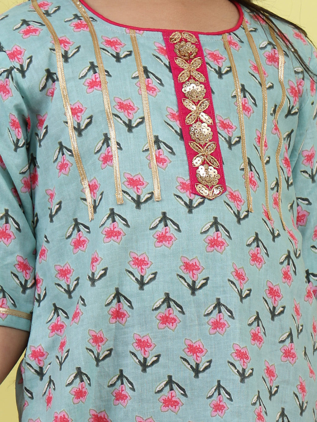 Green 3/4 sleeves printed cotton kurti  paired with Pink leggings with Dupatta