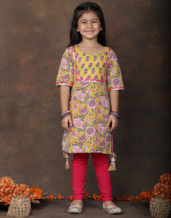 Yellow 3/4 sleeves printed Kurti with Pink Leggings