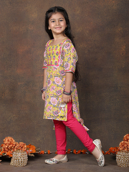 Yellow 3/4 sleeves printed Kurti with Pink Leggings