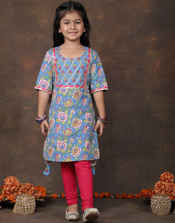 Blue 3/4 sleeves printed Kurti with Pink Leggings