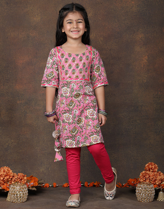 Pink 3/4 sleeves printed Kurti with Pink Leggings