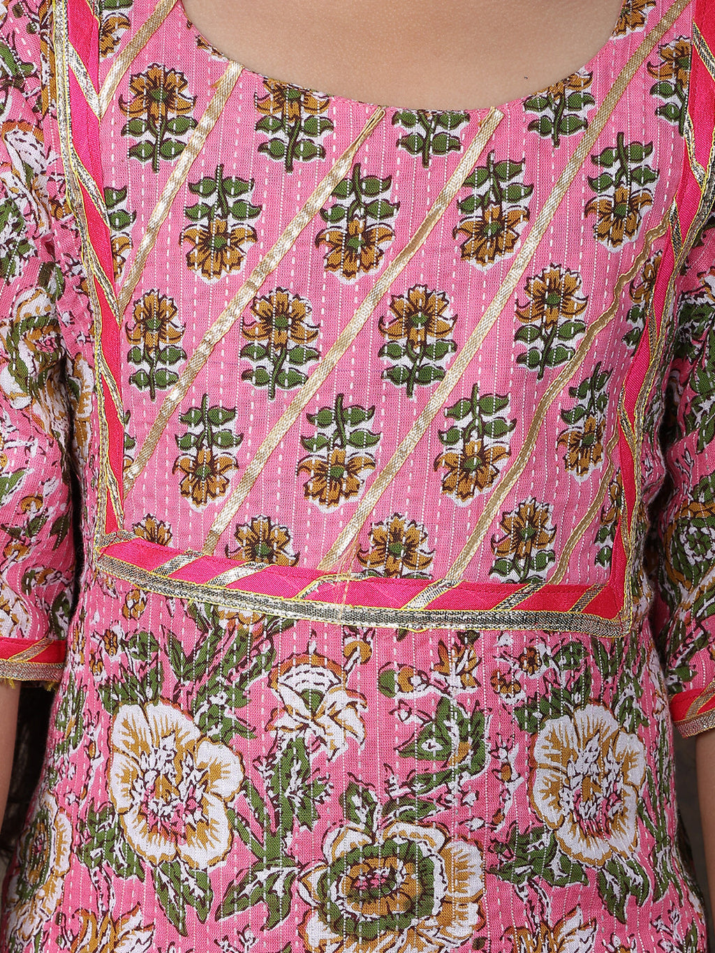 Pink 3/4 sleeves printed Kurti with Pink Leggings