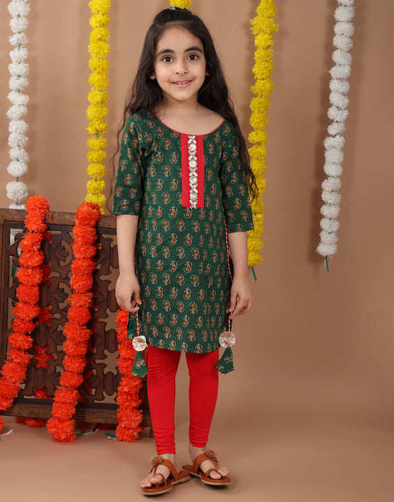 Green 3/4 sleeves printed cotton kurti with Red leggings