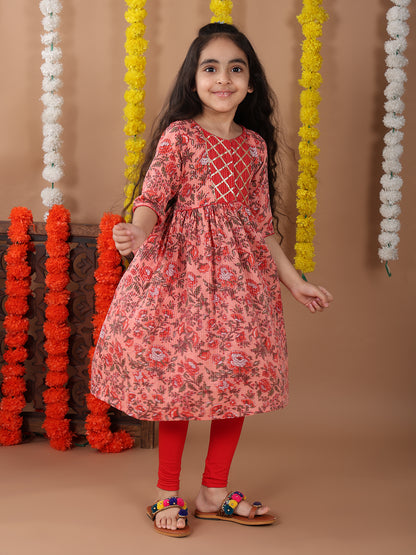 Peach 3/4 sleeves printed cotton kurti with Red Leggings