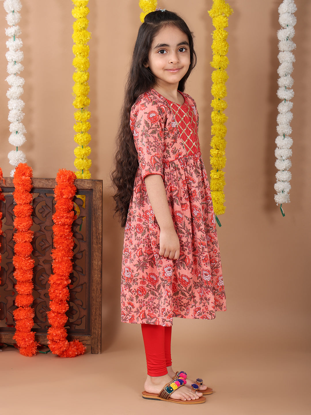 Peach 3/4 sleeves printed cotton kurti with Red Leggings