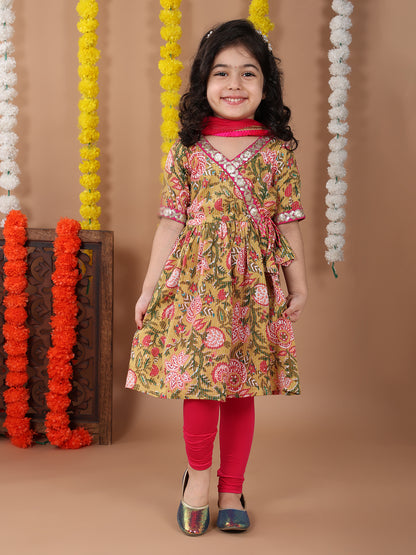 Green 3/4 sleeves  cotton kurti with pink leggings