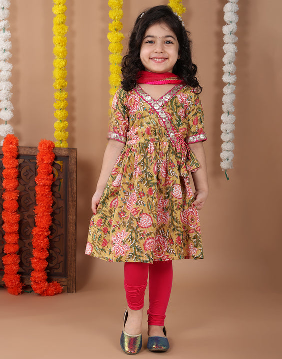 Green 3/4 sleeves  cotton kurti with pink leggings