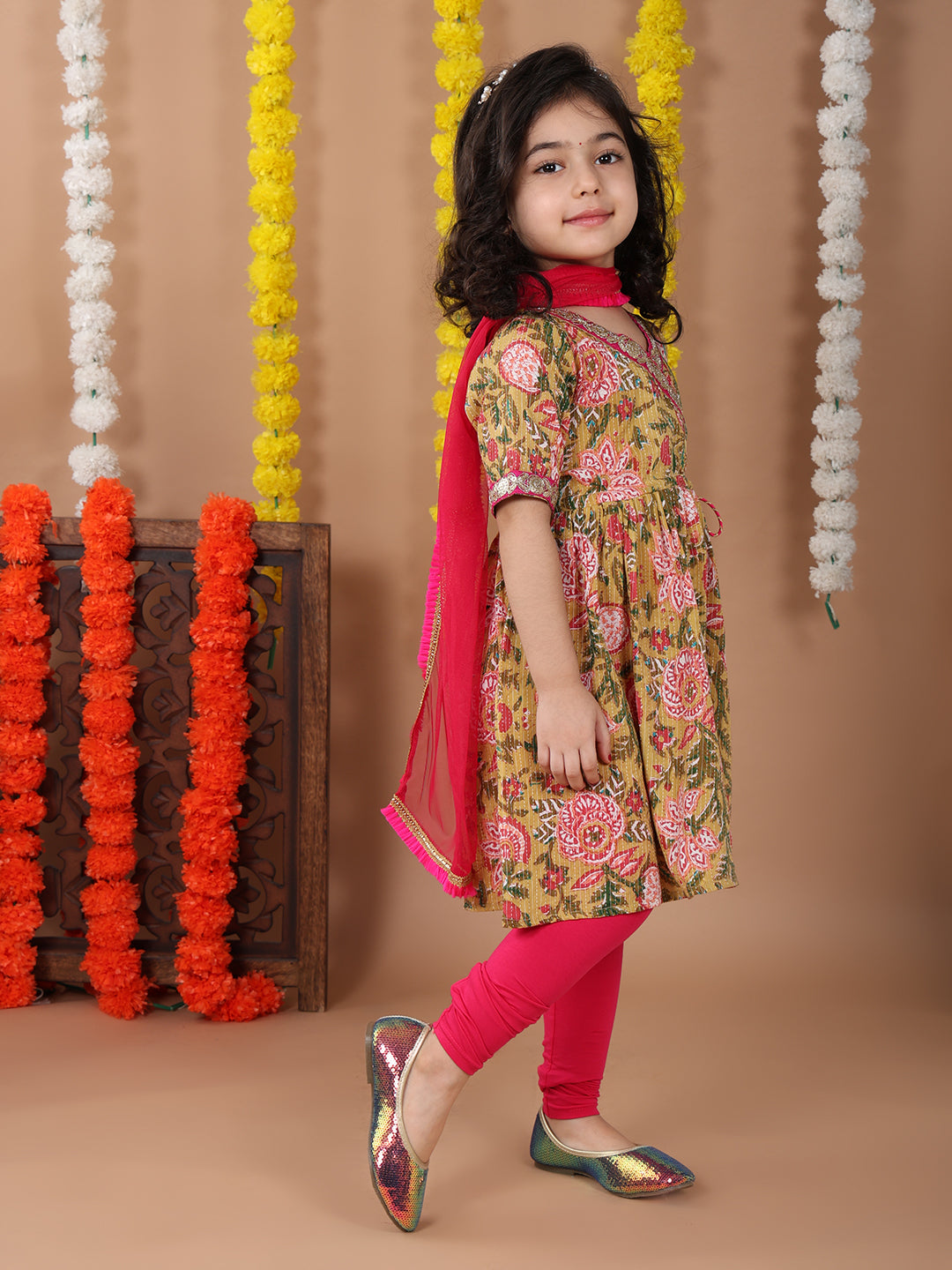 Green 3/4 sleeves  cotton kurti with pink leggings