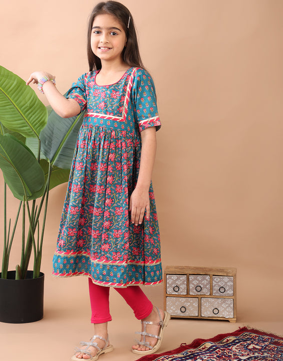 Blue kurti  paired with Pink leggings