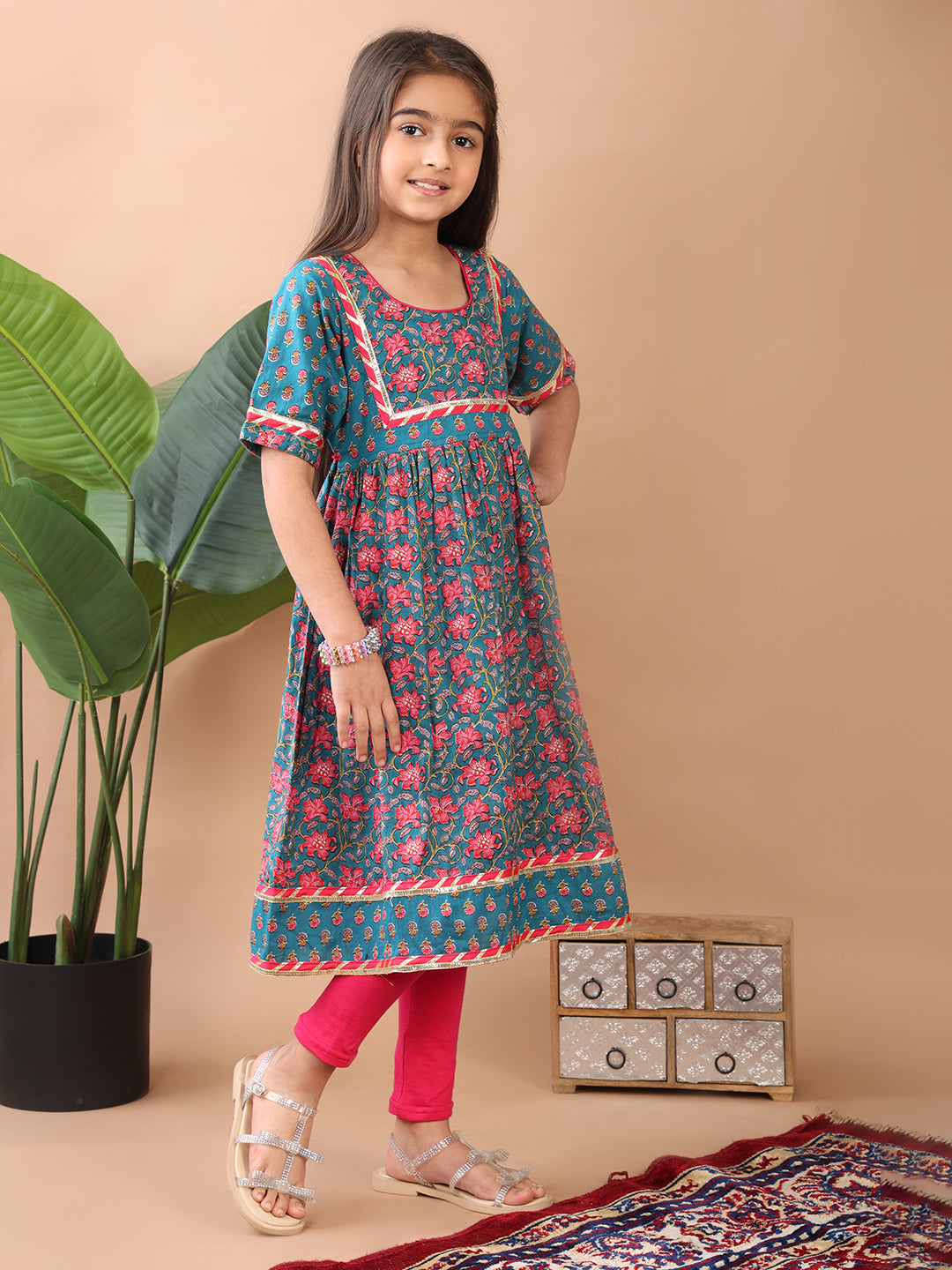 Blue kurti  paired with Pink leggings