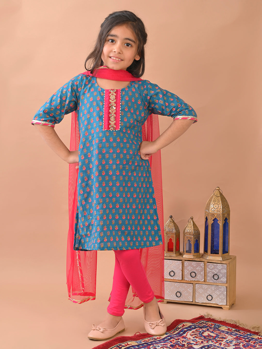 Blue kurti with Lace paired with Pink leggings and dupatta