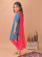 Blue kurti with Lace paired with Pink leggings and dupatta