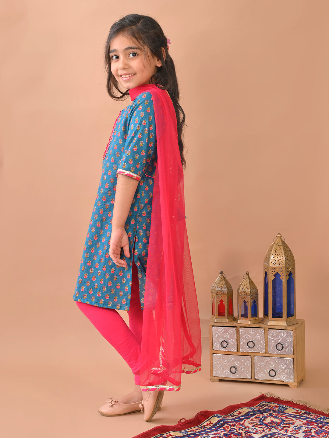 Blue kurti with Lace paired with Pink leggings and dupatta