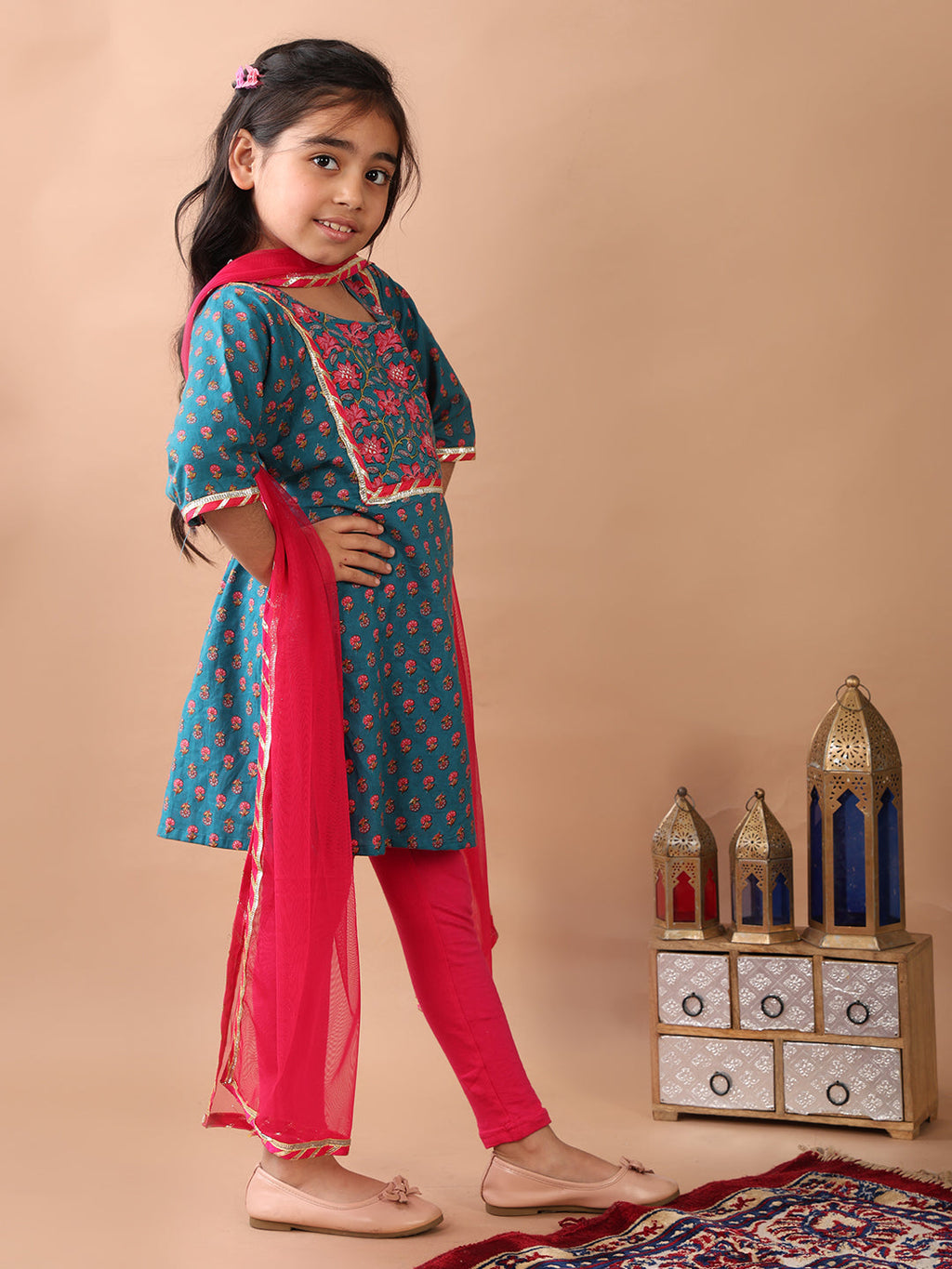 Blue kurti  paired with Pink leggings and dupatta