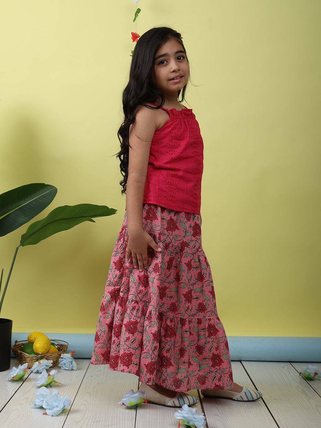 Pink sleeveless tie on hakoba top with Pink floral printed Skirt