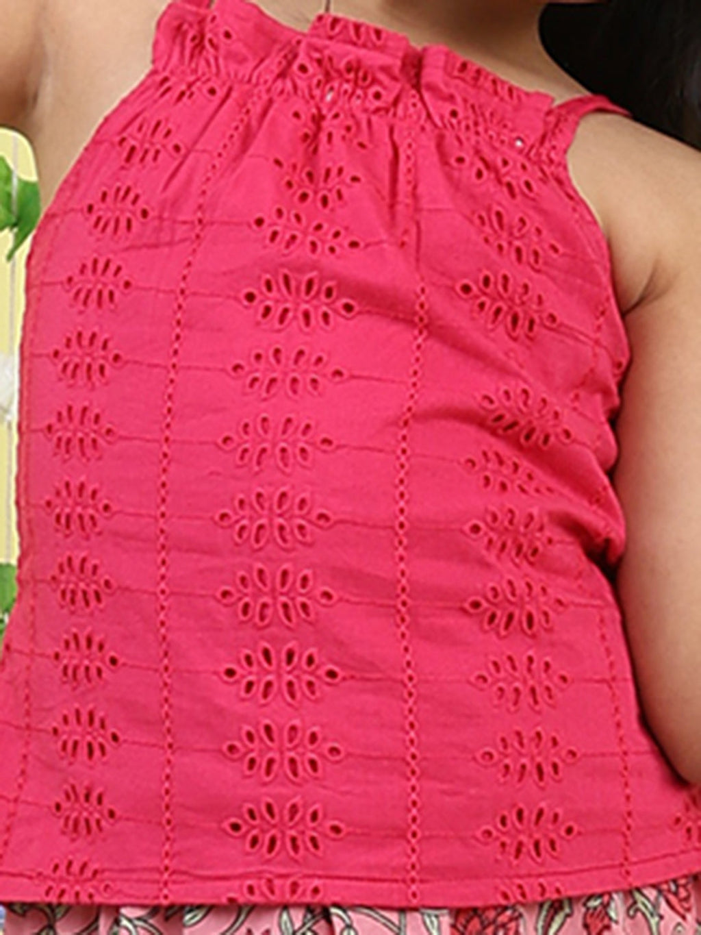 Pink sleeveless tie on hakoba top with Pink floral printed Skirt