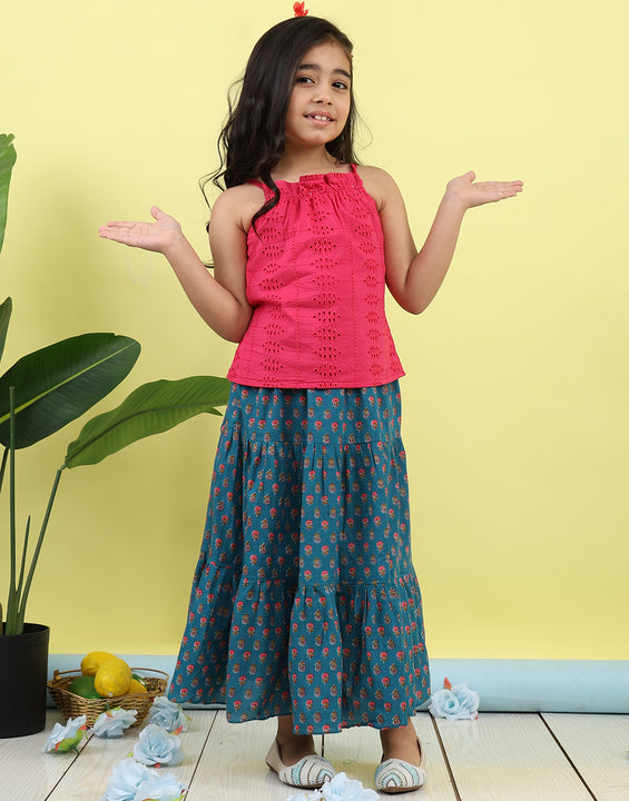Pink sleeveless tie on hakoba top with blue floral printed Skirt
