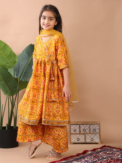 Yellow 3/4 sleeves Floral printed Kurti with pant and dupatta