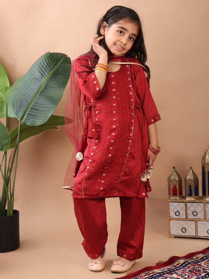 Red 3/4 sleeves embroidereed Kurti with pant and dupatta