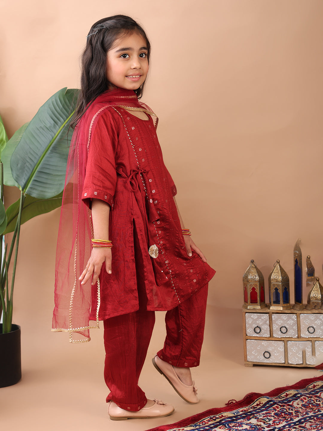 Red 3/4 sleeves embroidereed Kurti with pant and dupatta