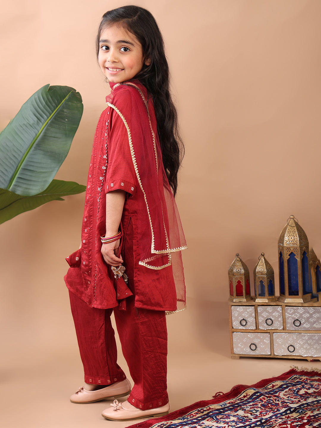 Red 3/4 sleeves embroidereed Kurti with pant and dupatta