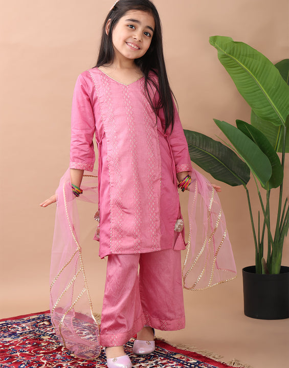 Pink  Embroidereed Kurti With Pant And Dupatta