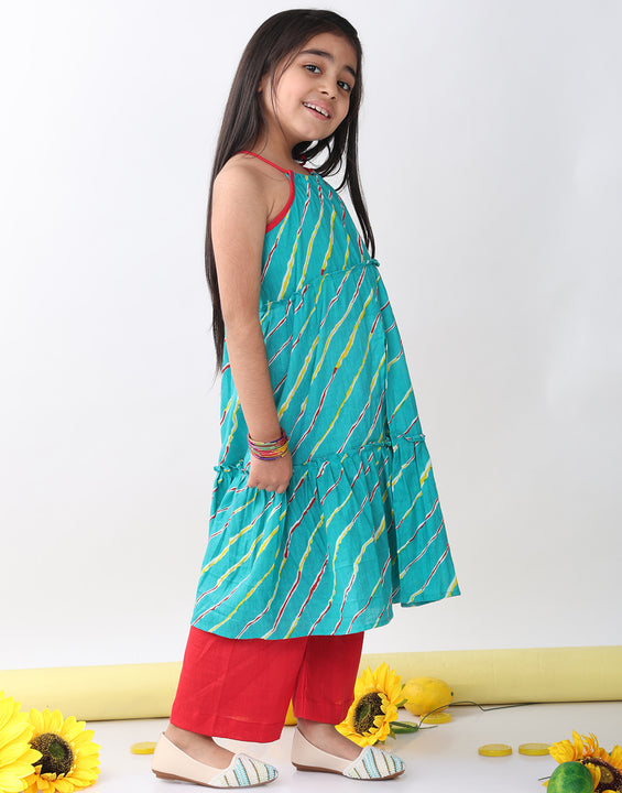 Blue sleeveless lehriya Kurti with red pant