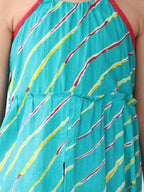 Blue sleeveless lehriya Kurti with red pant