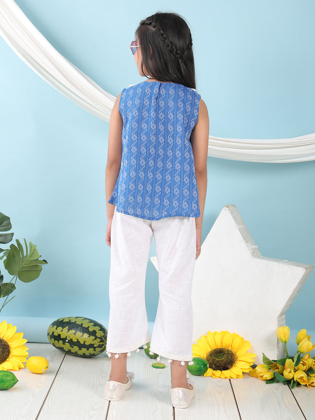 Blue sleeveless katha Top with white pant