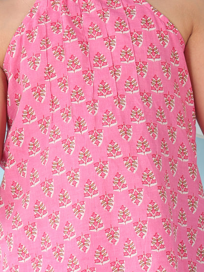 Pink floral sleeveless tie on Kurti with Pink Pant