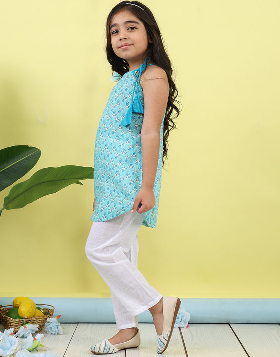 Blue Floral sleeveless kurti with white pant