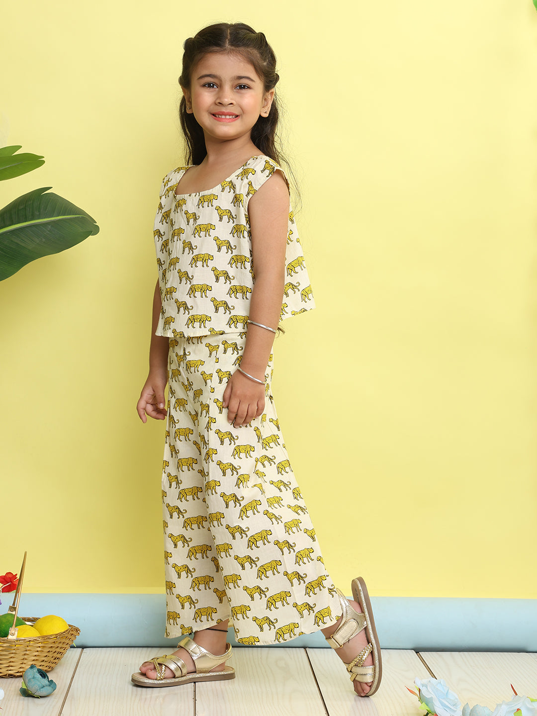 White cotton tiger printed cord set