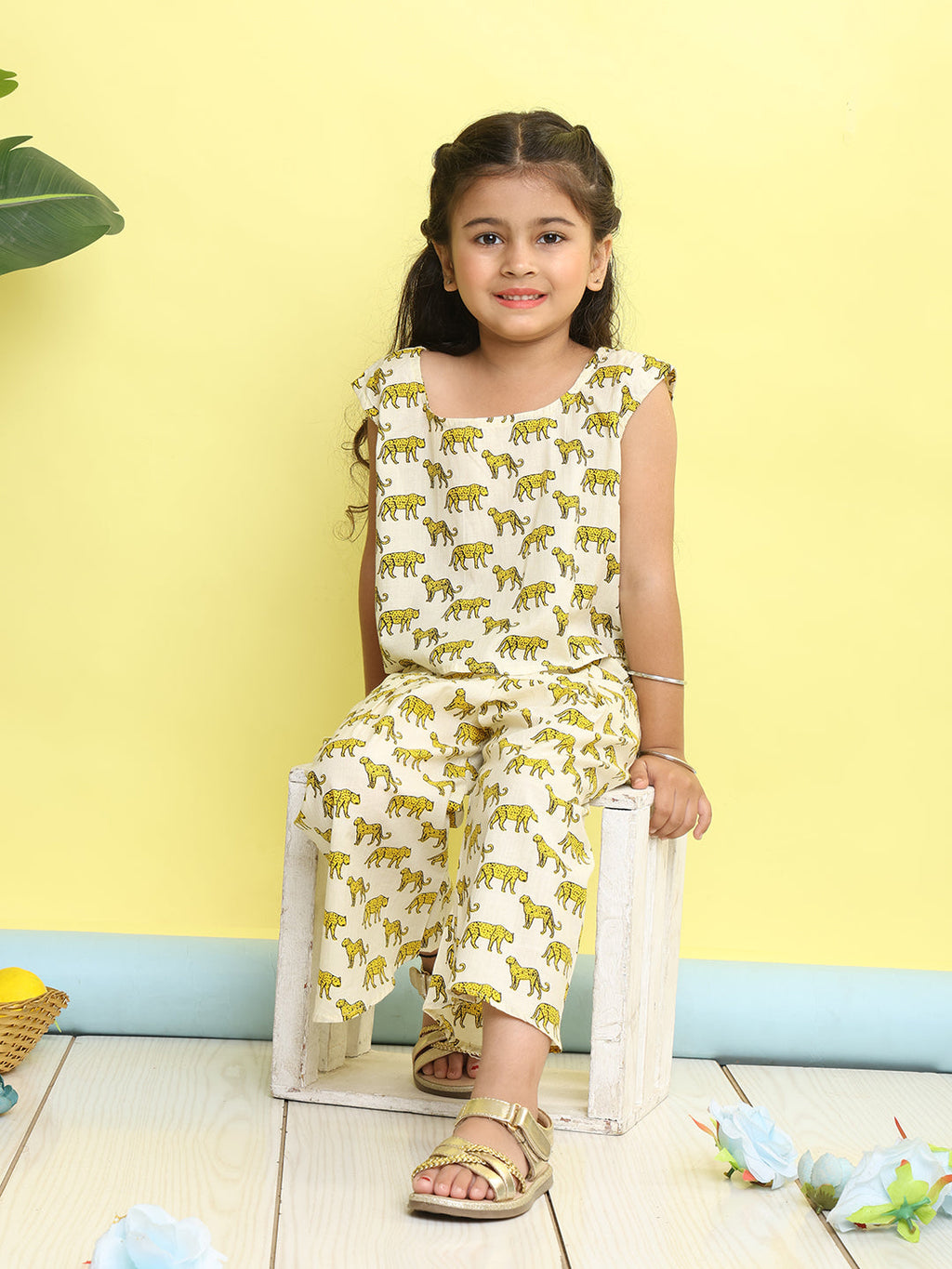 White cotton tiger printed cord set