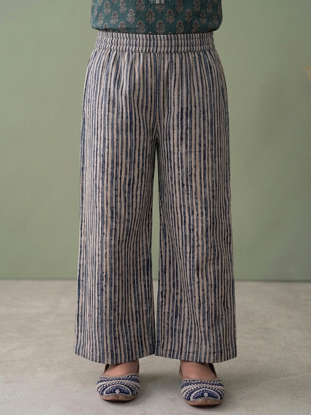 Blue Floral 3/4 sleeves short kurti with stripped printed pant