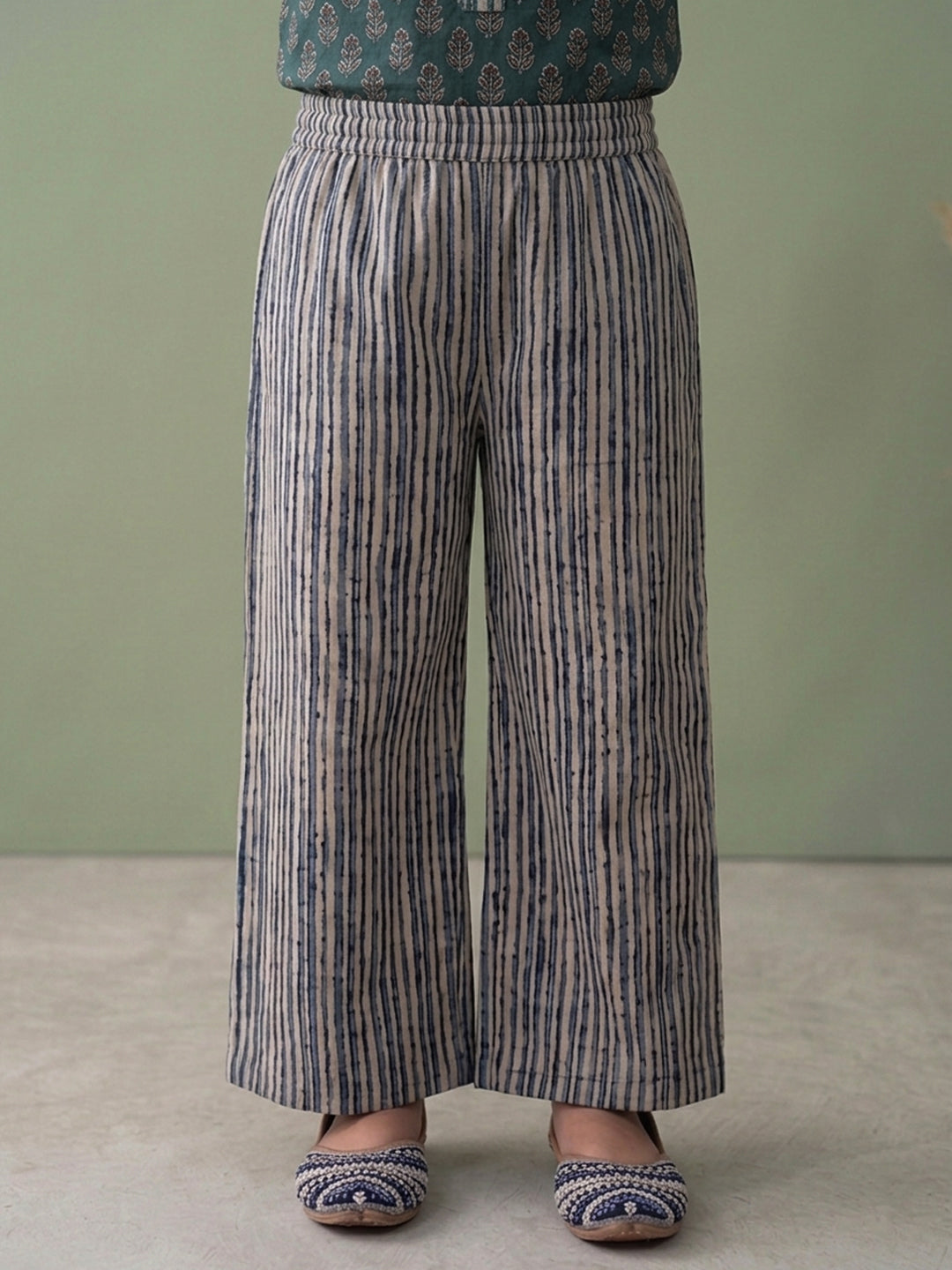 Blue Floral 3/4 sleeves short kurti with stripped printed pant