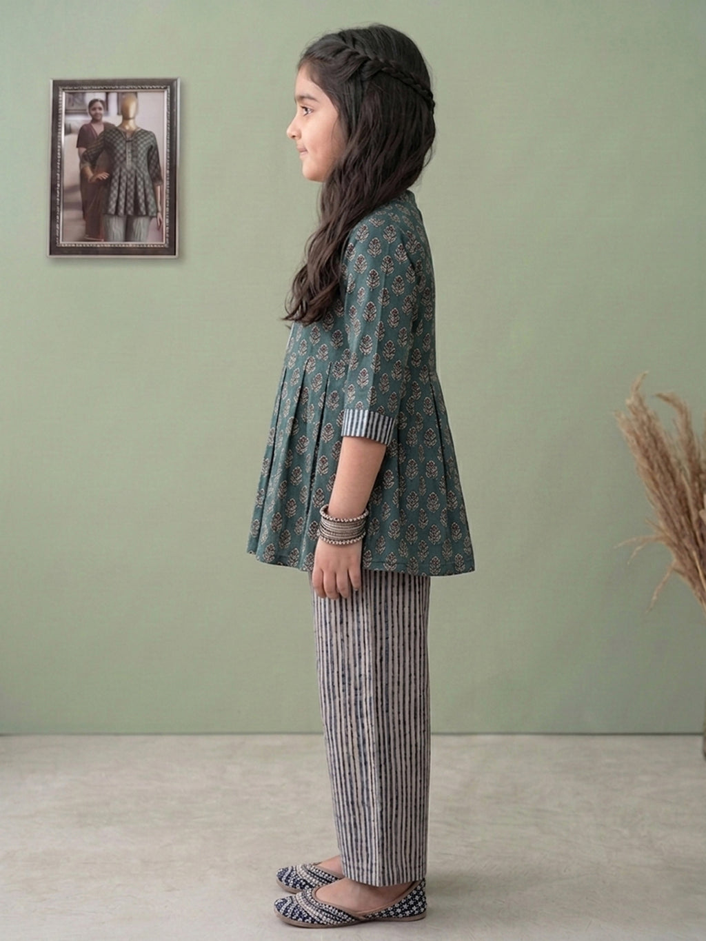 Blue Floral 3/4 sleeves short kurti with stripped printed pant
