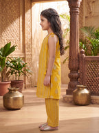 Kinder Kids Yellow Stylish Kurta Pant Set