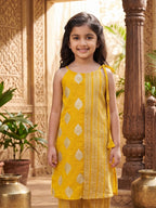 Kinder Kids Yellow Stylish Kurta Pant Set