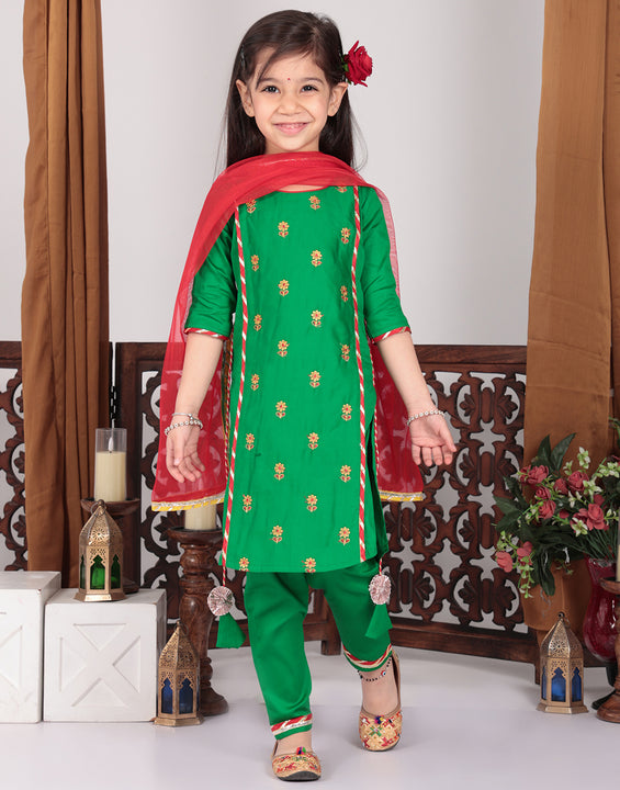 Green embroidered Kurti Set