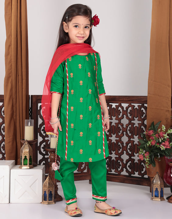 Green embroidered Kurti Set