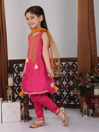 Pink embroidered sleeveless Kurti set