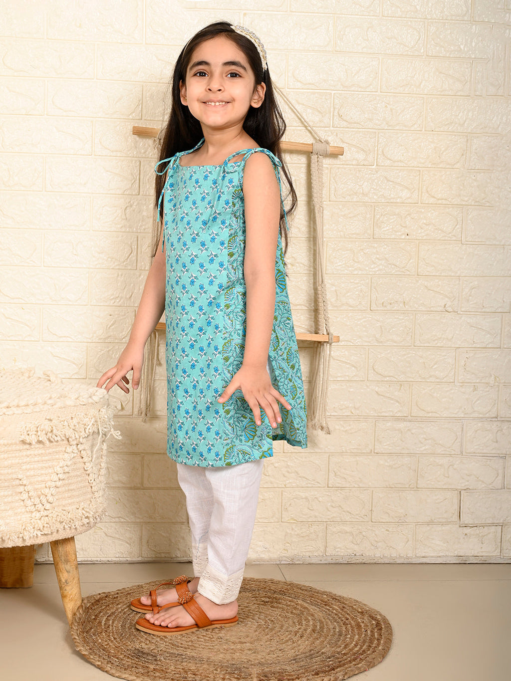 Blue Sleeveless kurti Set