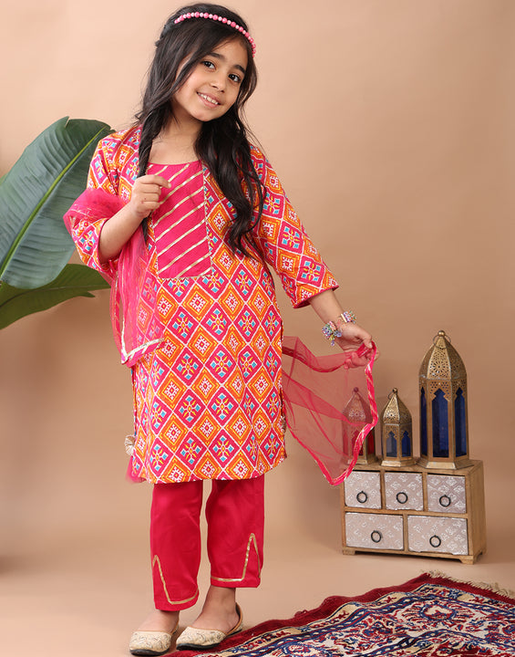 Red  Kurti  paired with pink Plazo pant and dupatta