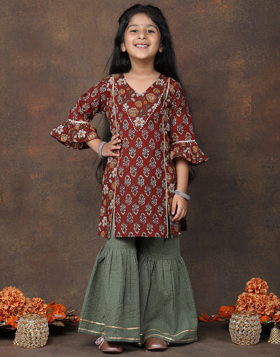 Maroon 3/4 sleeves printed Kurti with Green sharara pant