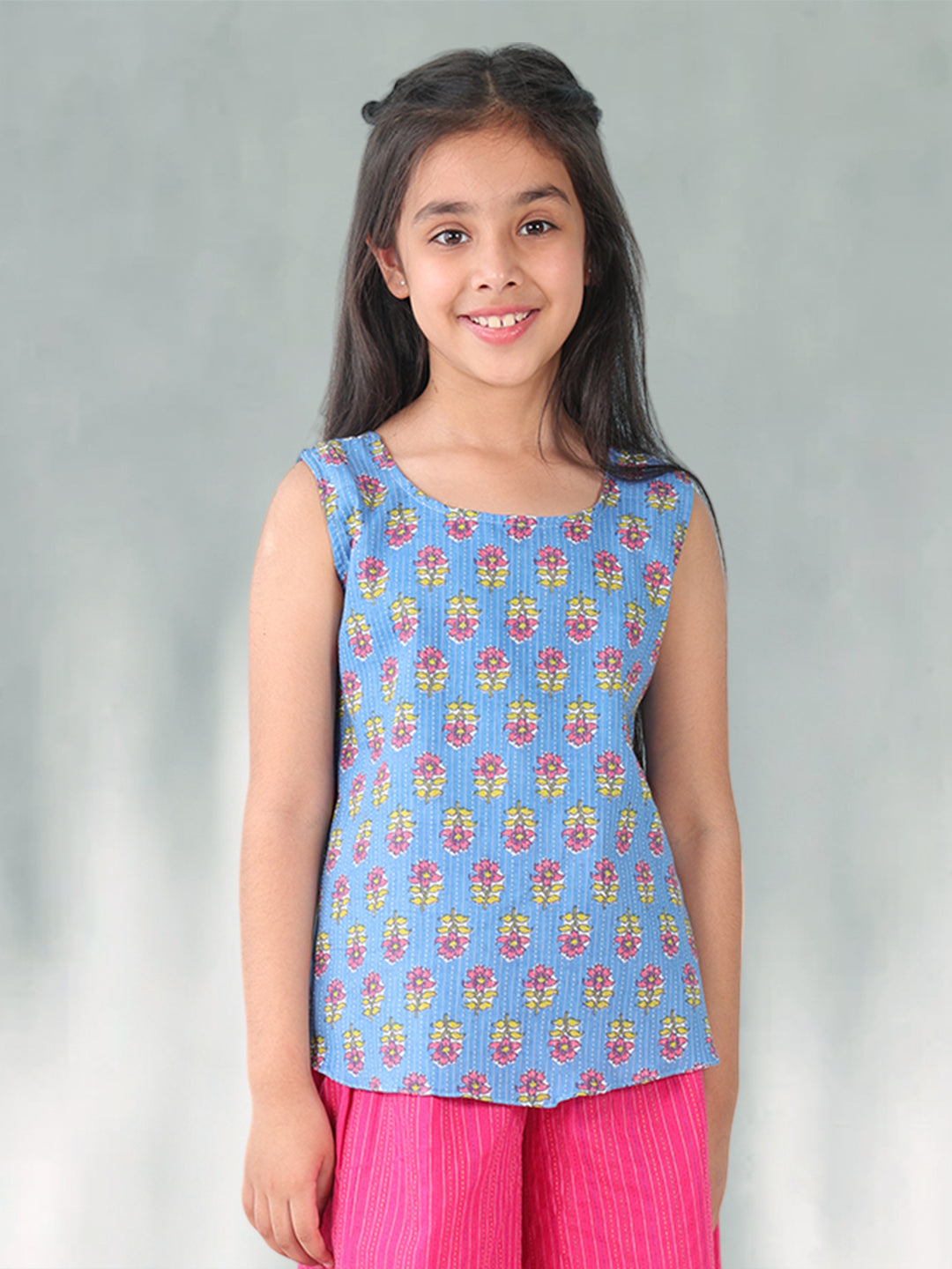Blue  floral printed  sleeveless Short Top