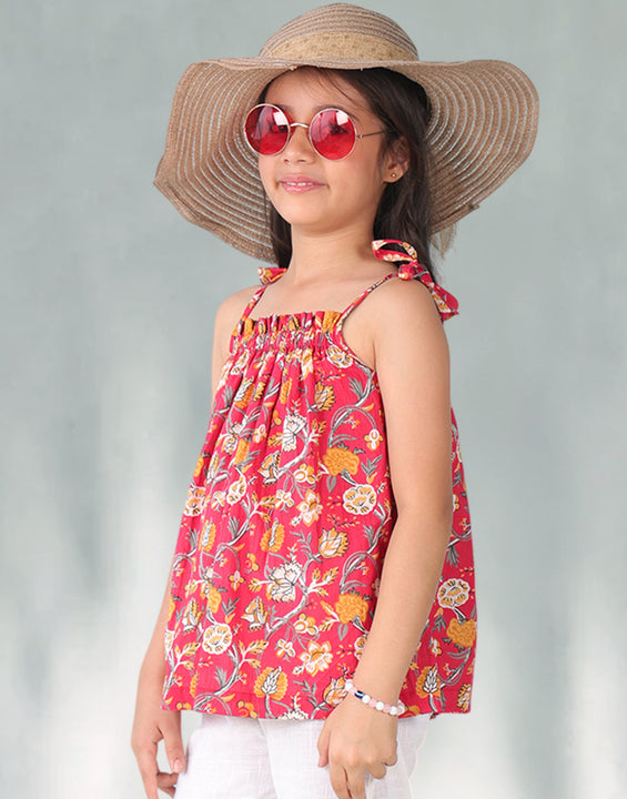 Red sleeveless Top