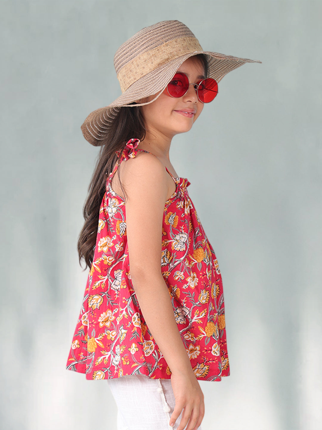 Red sleeveless Top